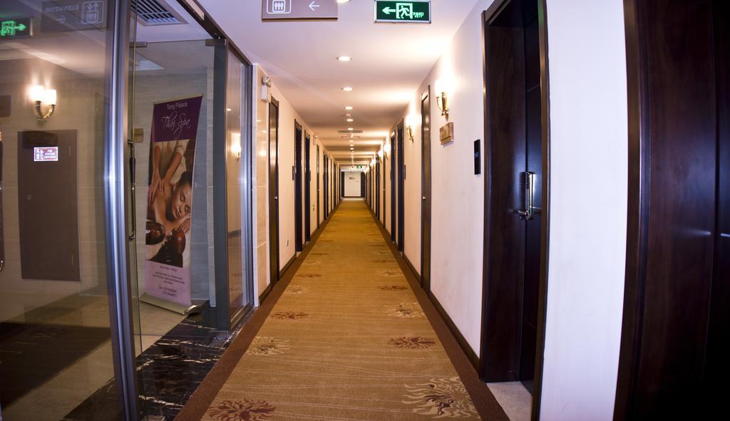 Tang Palace Hotel Akra Zewnętrze zdjęcie