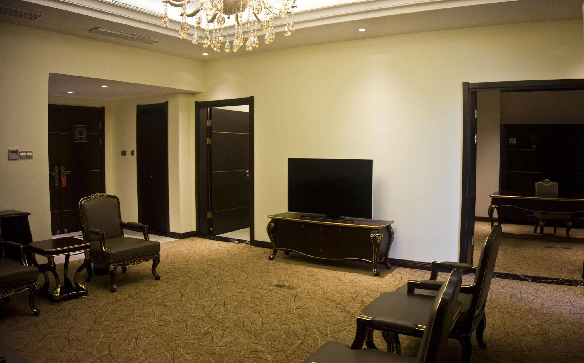 Tang Palace Hotel Akra Zewnętrze zdjęcie
